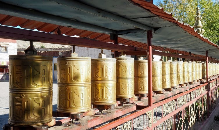 Visit Mani Lhakhang Stupa